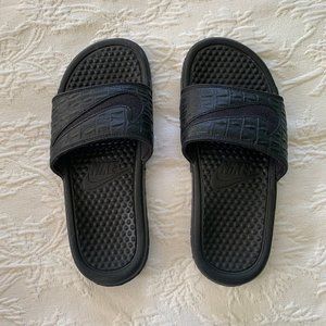 Nike Benassi Solarsoft Black Slides Women Size 5